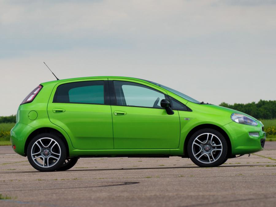  Fiat Punto TwinAir 5-Door 2012 года  (UK) (фото 8 из 12)